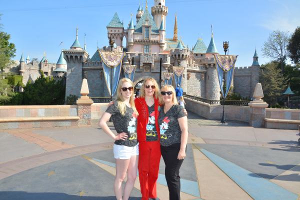 PhotoPass_Visiting_Disneyland_Park_8224179002